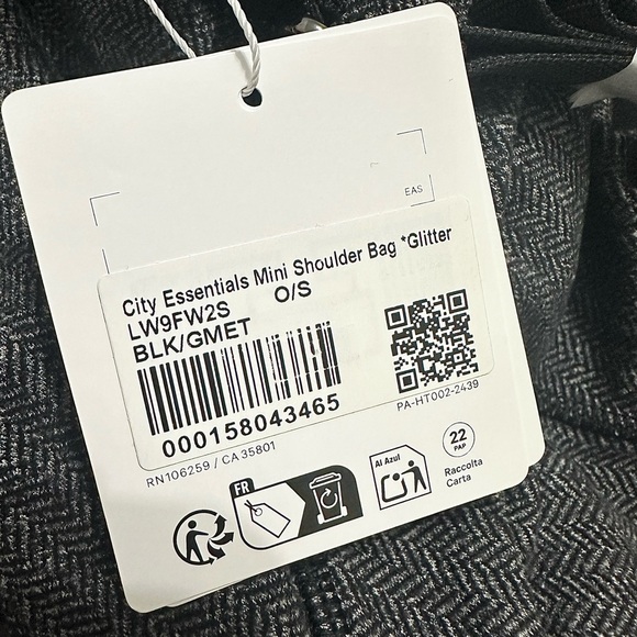 lululemon shoulder Bag - Picture 5 of 5